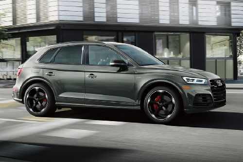 Audi SQ5 Front Medium View