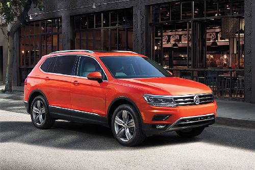 Volkswagen Tiguan Front Medium View Volkswagen Tiguan Front Medium View