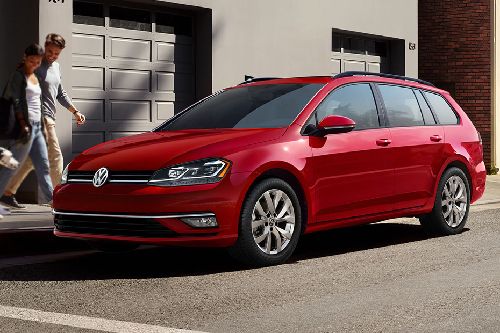 Volkswagen Golf Wagen Front Side View Volkswagen Golf Wagen Front Side View