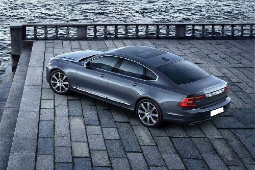 Rear Medium View of Volvo S90