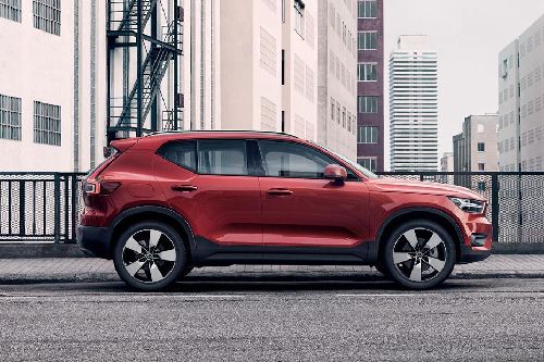 XC40 Medium Angle Front View