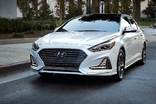 Hyundai Sonata Hybrid Front Side View Hyundai Sonata Hybrid Front Side View