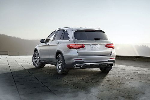 Rear Medium View of Mercedes Benz GLC-Class Rear Medium View of Mercedes Benz GLC-Class