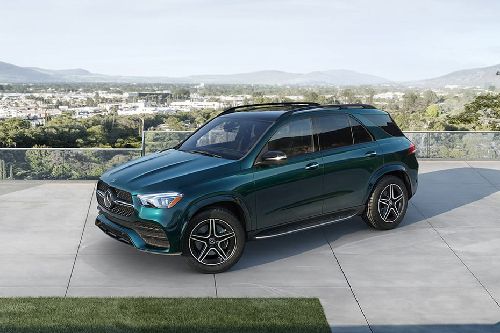 GLE-Class Front deep low Angle View GLE-Class Front deep low Angle View