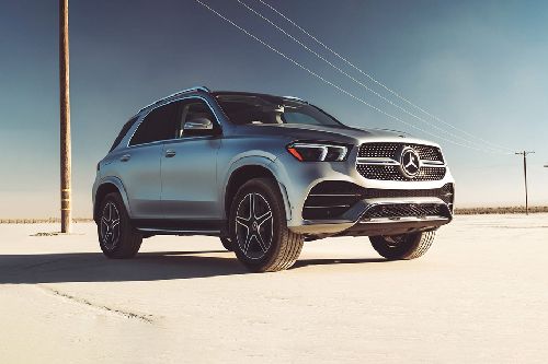 Mercedes Benz GLE-Class Front Medium View Mercedes Benz GLE-Class Front Medium View