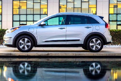 Niro Hybrid Side view Niro Hybrid Side view