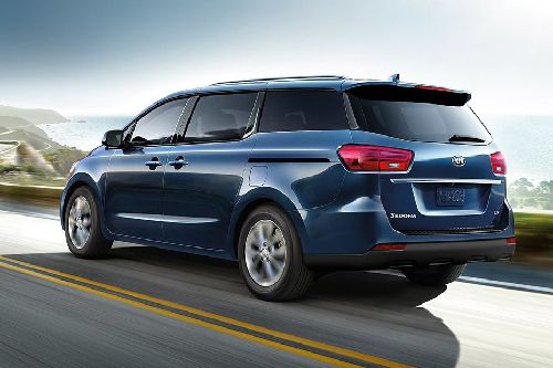 Rear Cross Side View of KIA Sedona