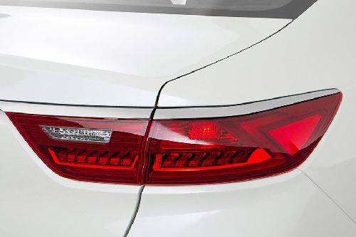 Cadenza Tail light