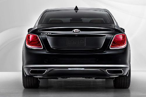 Full Rear View of KIA K900 Full Rear View of KIA K900