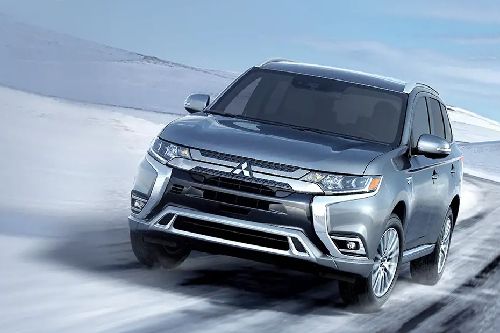 Outlander PHEV Front deep low Angle View Outlander PHEV Front deep low Angle View