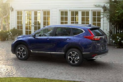 Rear Cross Side View of Honda CR-V Rear Cross Side View of Honda CR-V
