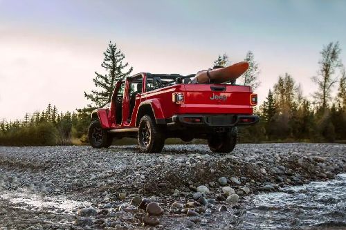 Rear Medium View of Jeep Gladiator Rear Medium View of Jeep Gladiator
