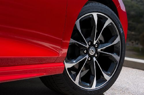 Cruze Hatchback Wheel