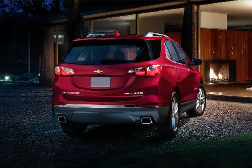 Full Rear View of Chevrolet Equinox Full Rear View of Chevrolet Equinox