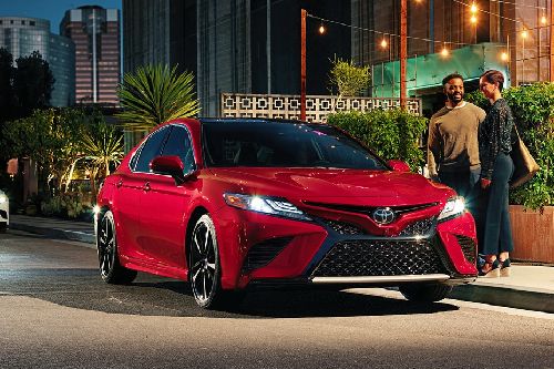 Toyota Camry Hybrid Front Medium View Toyota Camry Hybrid Front Medium View