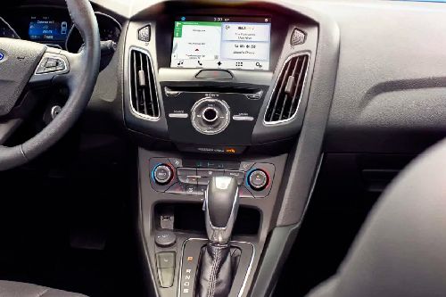 Front AC Controls of Ford Focus Front AC Controls of Ford Focus