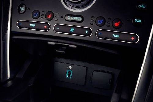 Front AC Controls of Ford Explorer