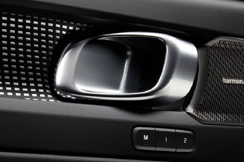 door handle interior of Volvo XC40