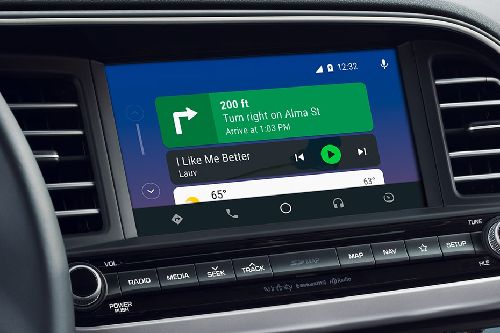 Stereo View of Elantra Stereo View of Elantra