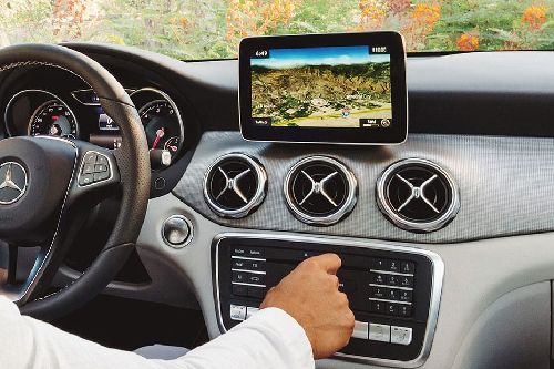 GLA-Class Center Console GLA-Class Center Console