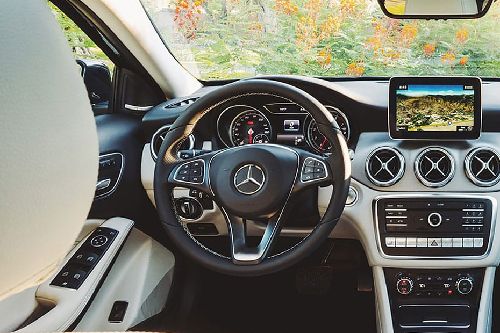 Mercedes Benz GLA-Class Steering Wheel Mercedes Benz GLA-Class Steering Wheel