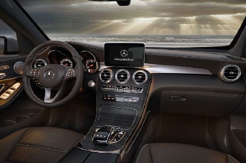 Dashboard View of GLC-Class Dashboard View of GLC-Class