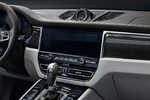 Front AC Controls of Porsche Macan