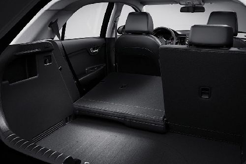 Folding Seats of KIA Rio 5-Door Folding Seats of KIA Rio 5-Door