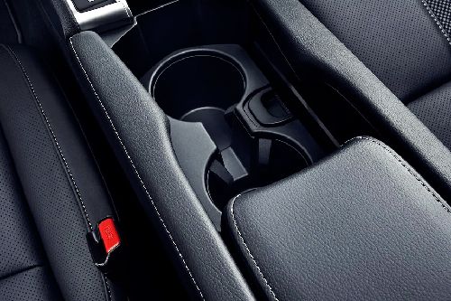 Civic Sedan Cup Holder Side View